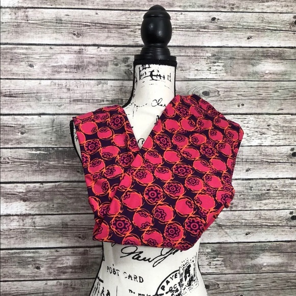 New LulaRoe OS Valentine’s Day Leggings - Picture 1 of 3